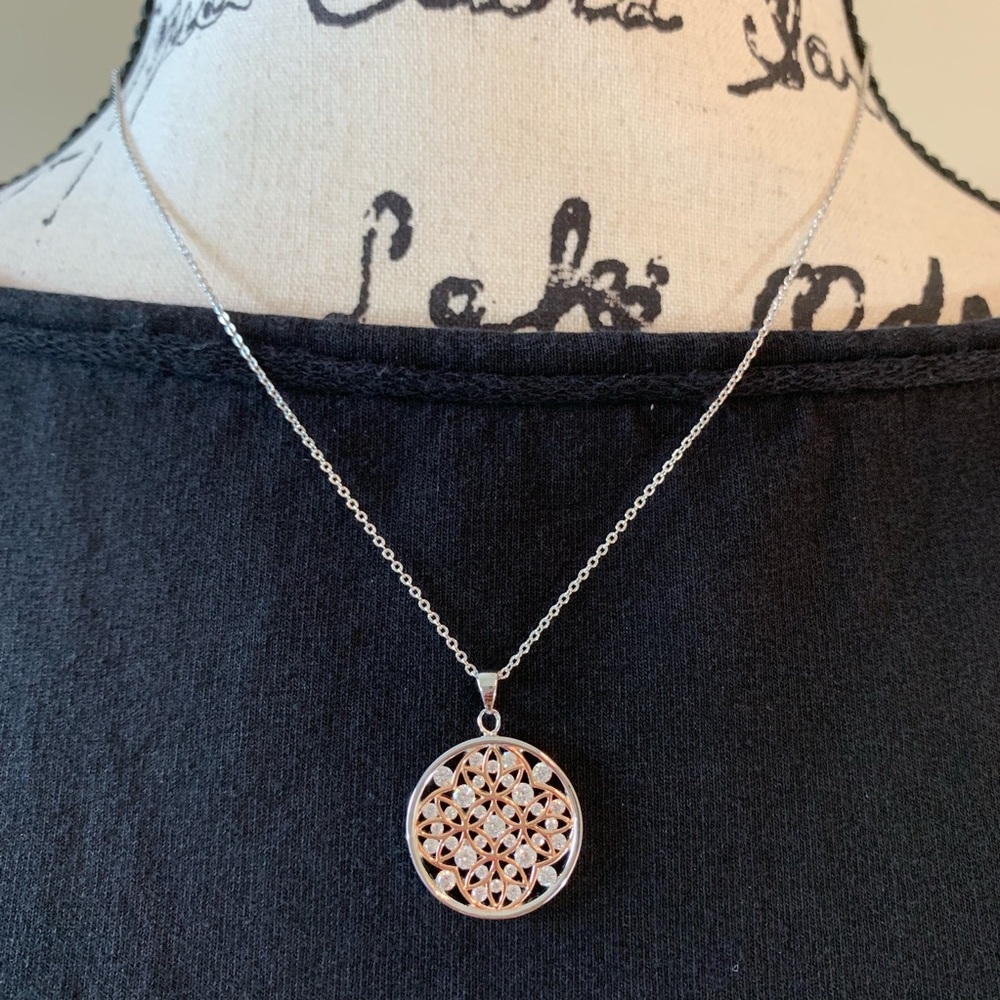 Brand New925 Silver & Gold Plated Necklace in Box